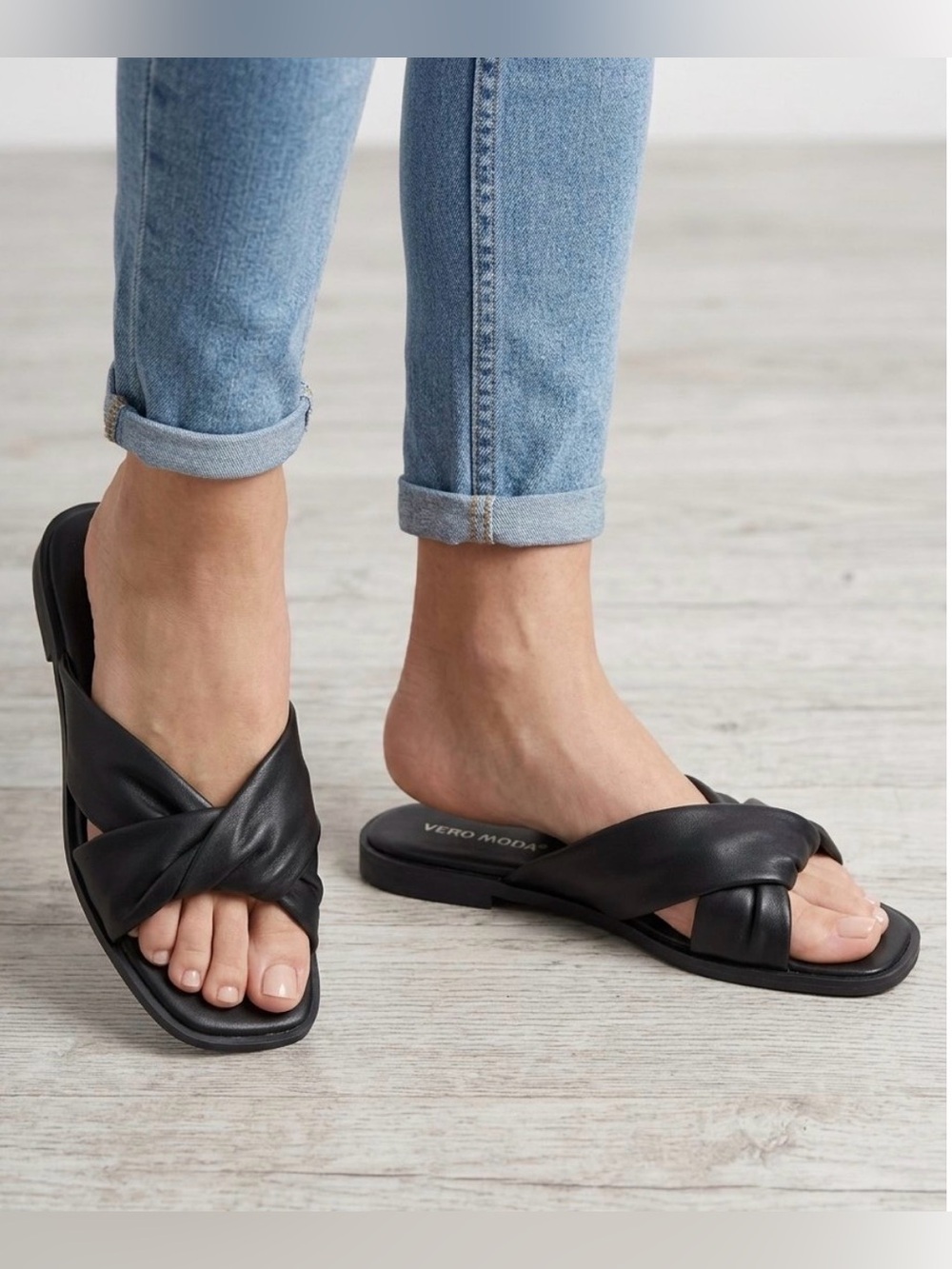 Vero Moda Black Knot Slide Sandals Size 9